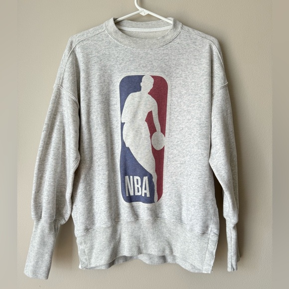 Abercrombie & Fitch - Picture 7 of 9